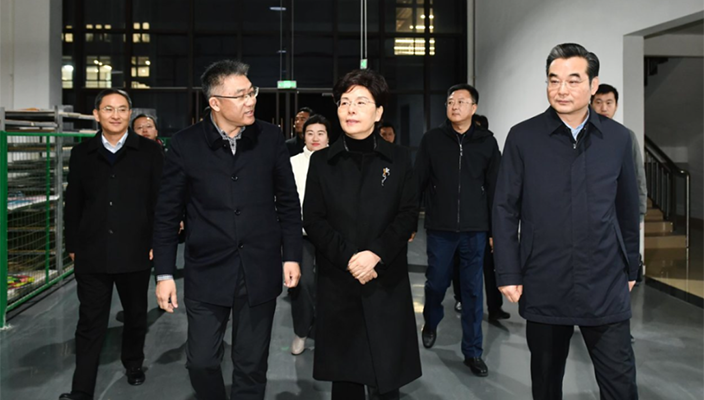 省委常委、省委宣传部部长徐缨来淮调研